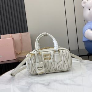 Miu Miu Arcadie Matelasse Bag 미우 미우 아르카디 마테라쎄 양가죽 핸드백 22cm